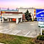 Niagara Lodge & Suites