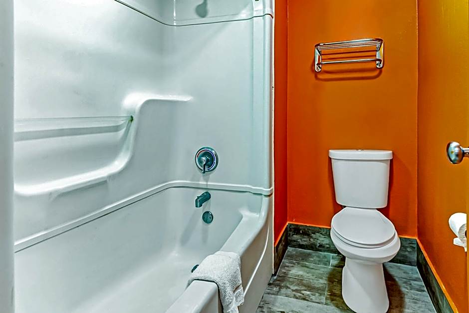 OYO Hotel Lake Charles Hwy 10