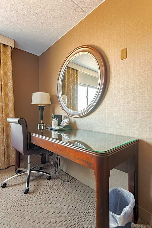 Wyndham Omaha/West Dodge