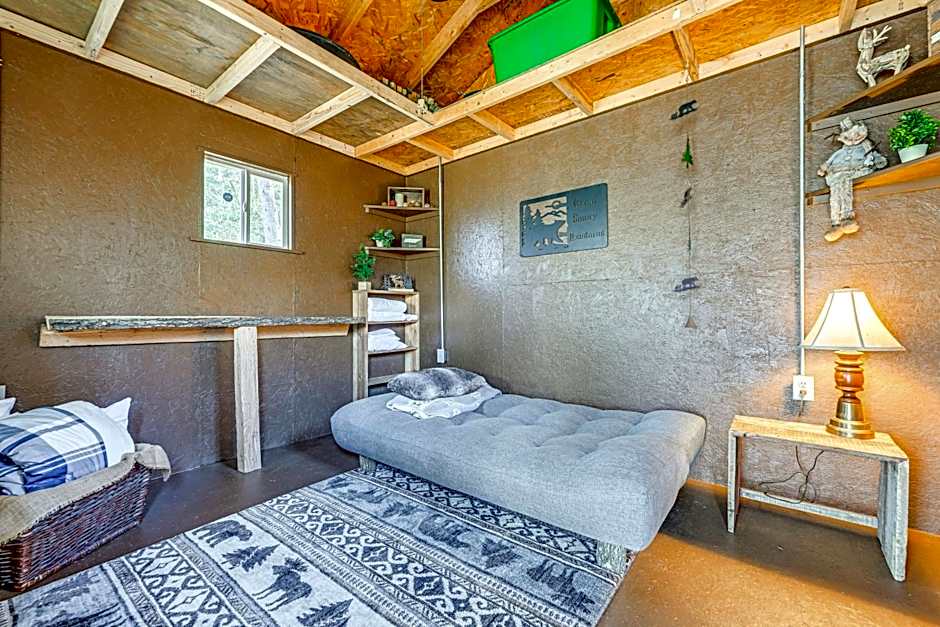 Smoky Mountain Cabin with Camping Area and Fire Pit!