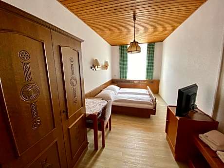 Deluxe Double Room with Shower