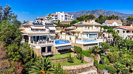 Infinity pool mansion by Costarentals - Ref 85