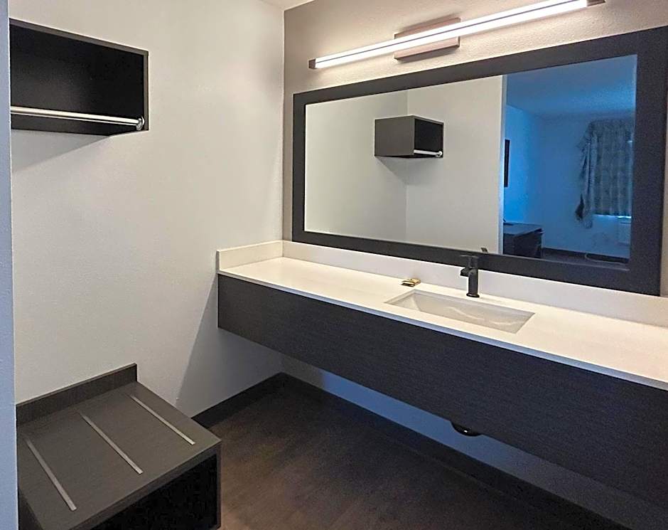 Motel 6 Lake Elsinore, CA