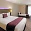Premier Inn Farnborough Town Centre