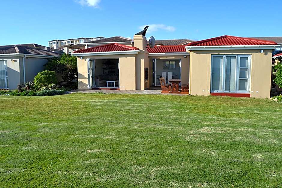 Hermanus Beach Club - St Tides House 19