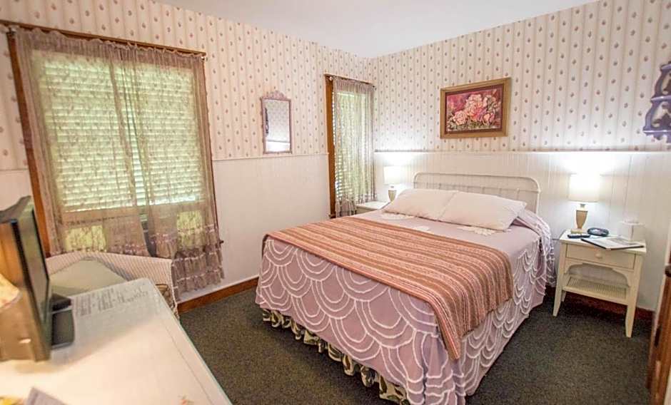 Terrace Inn and 1911 Restaurant