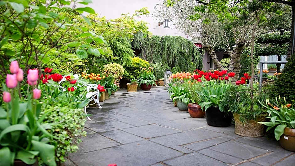 Riverbank House Hotel