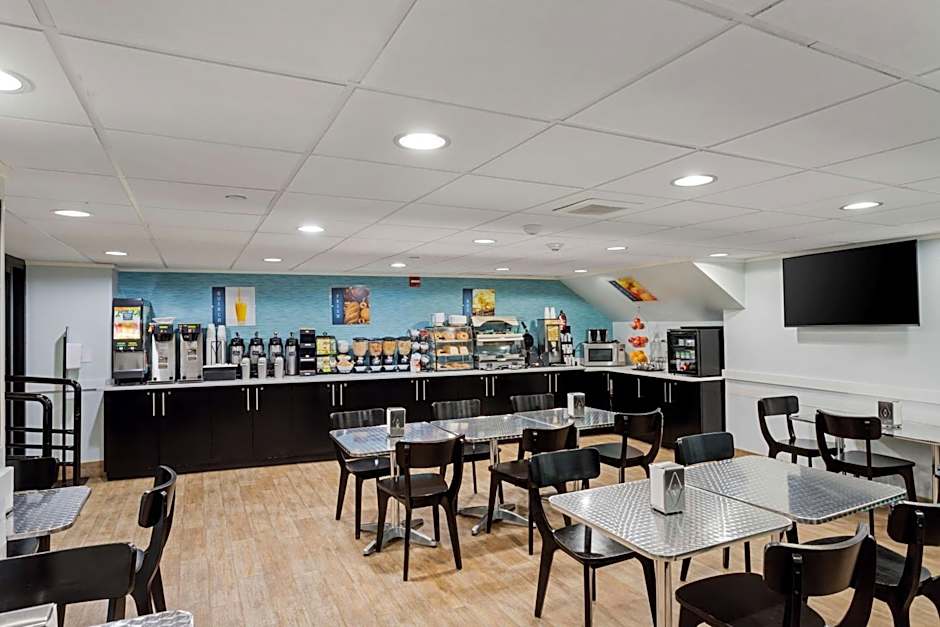 Best Western Plus Brooklyn Bay Hotel