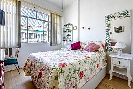 Otimo Apto com Wi-Fi a 350m da Praia de Copacabana