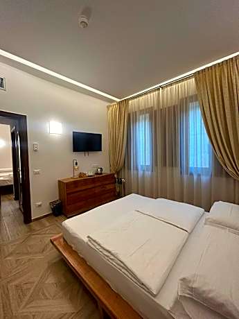 Superior King Suite