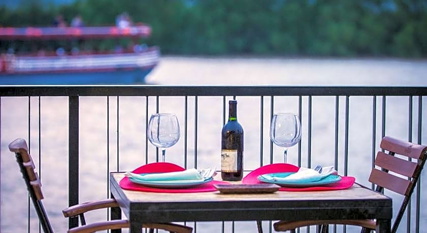 Kampot River Residence