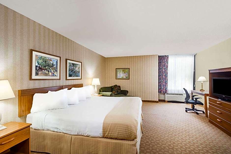 Ramada by Wyndham Watertown/Thousand Islands NY