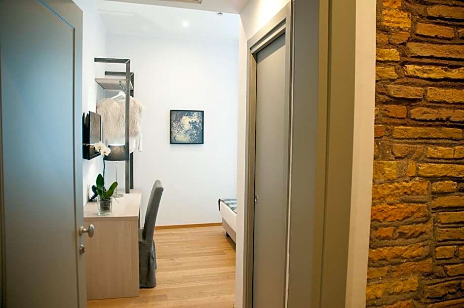 Giuturna Boutique Hotel