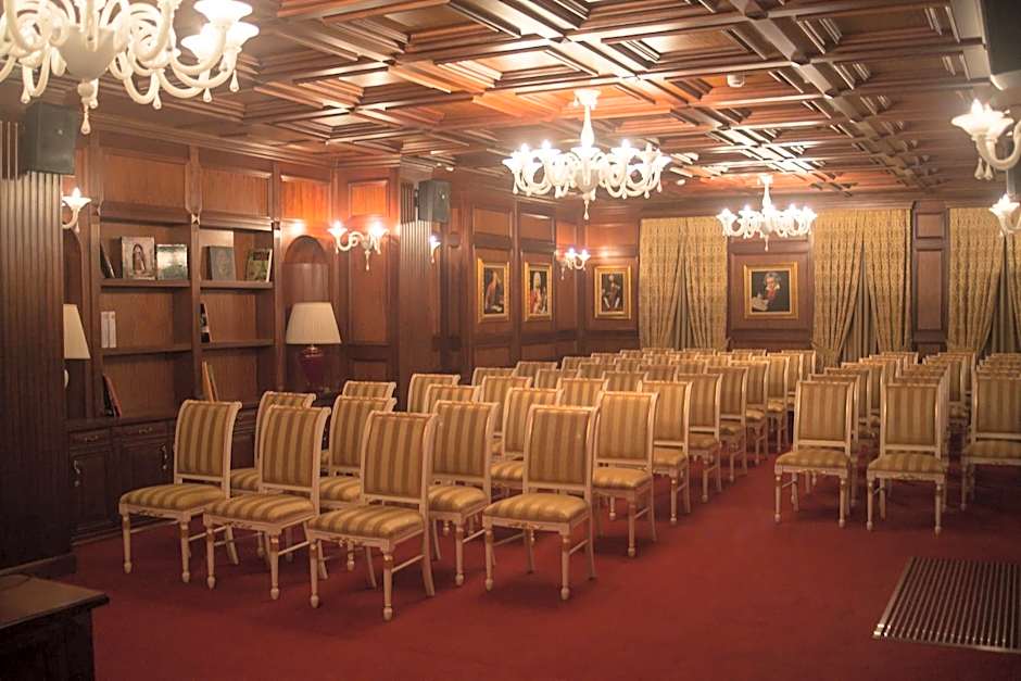 Hotel Opera