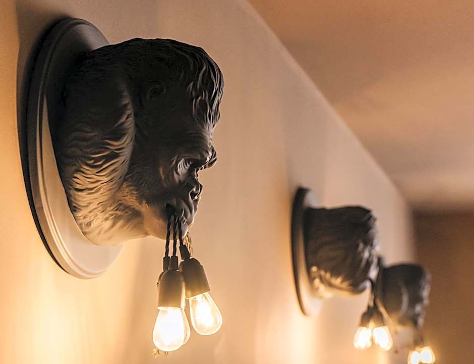 IKYK Hotel- IK Collection