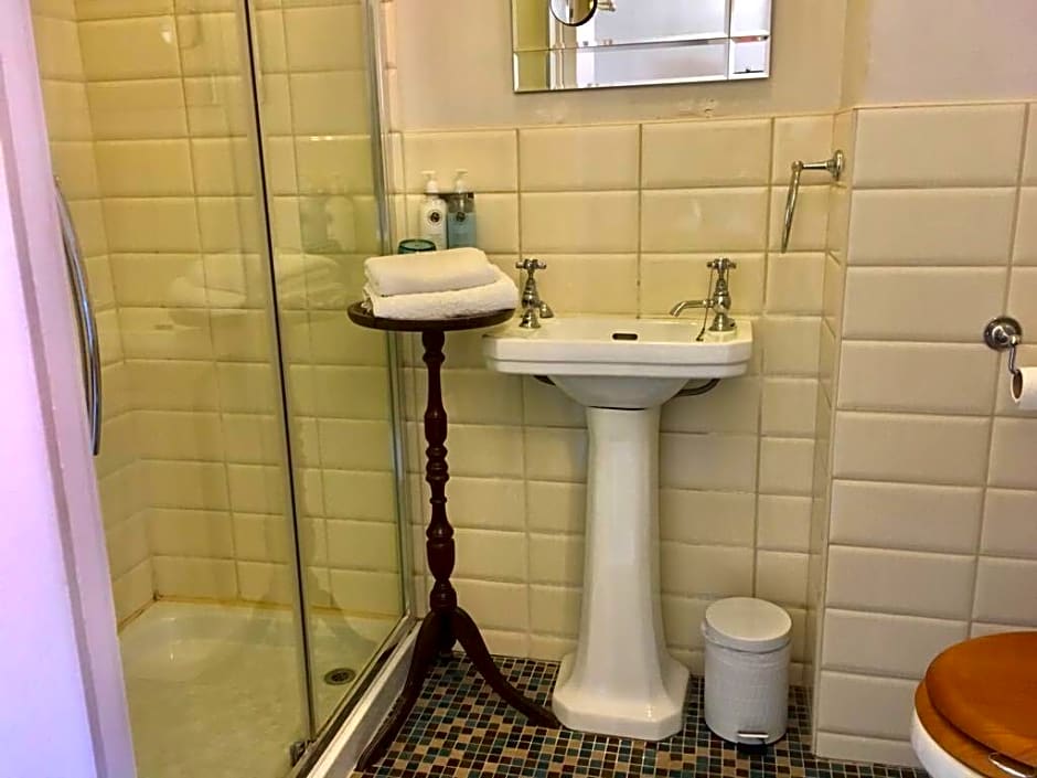 Maryville House Tearooms & Boutique B&B