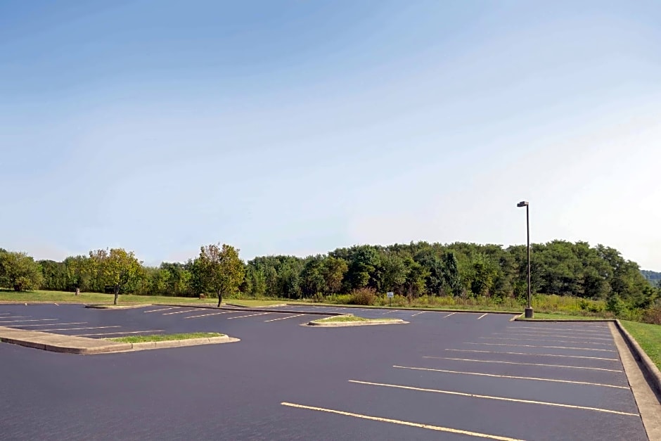 Travelodge by Wyndham Zanesville