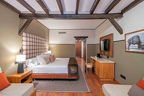 SUPERIOR ROOM