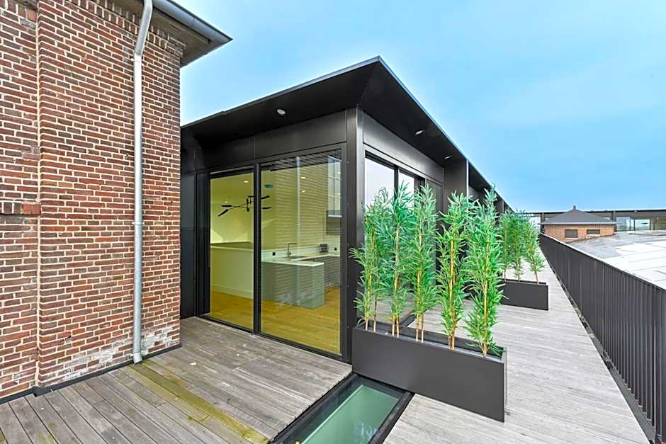 12A, Luxury & Unique, Cinema, Terrace, Stunning View, Central Location!