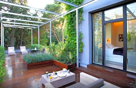 COMFORT WITH TERRACE
