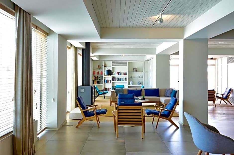 Aqualuz Lagos by The Editory