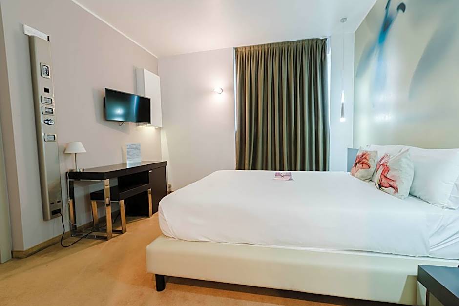 For You Hotel