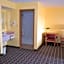 Sky Lodge Inn & Suites - Delavan