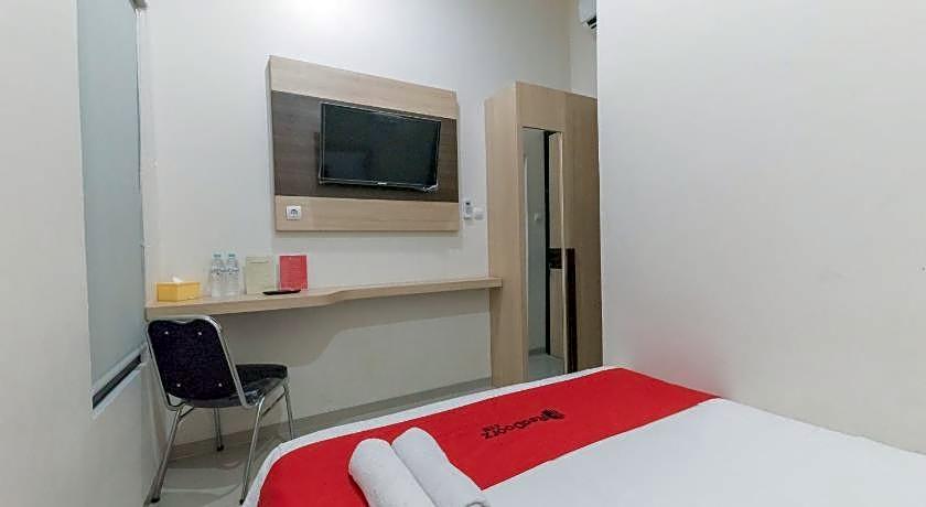 RedDoorz near CSB Mall Cirebon