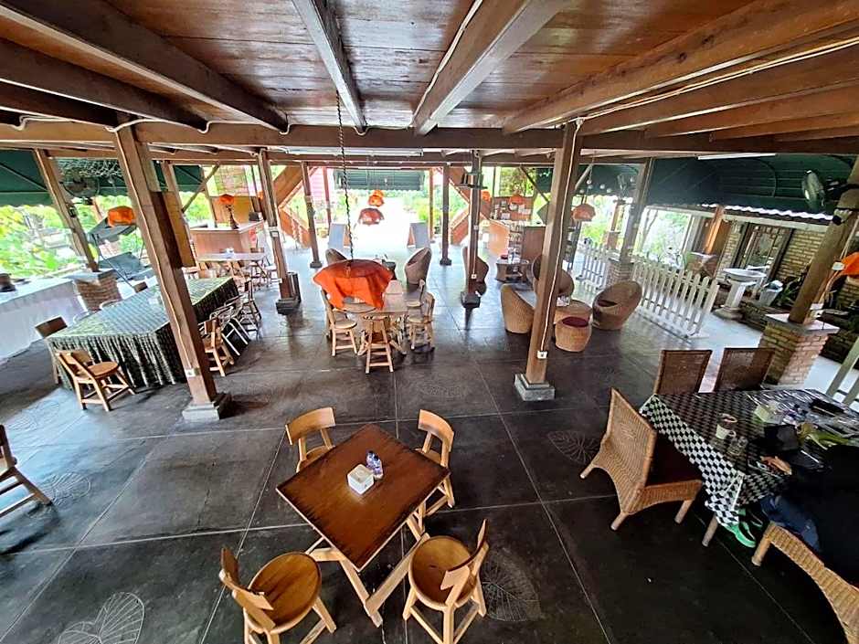 Palanta Roemah Kajoe Syariah Villa