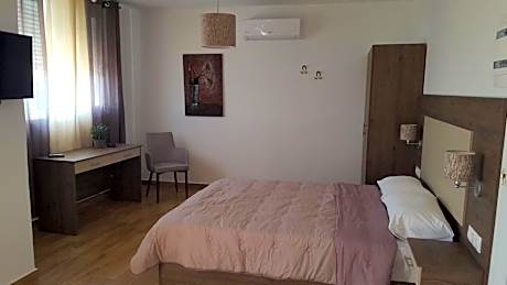 Studio with Sea View (2 Adults)