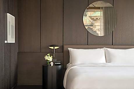 Corner Deluxe King Room