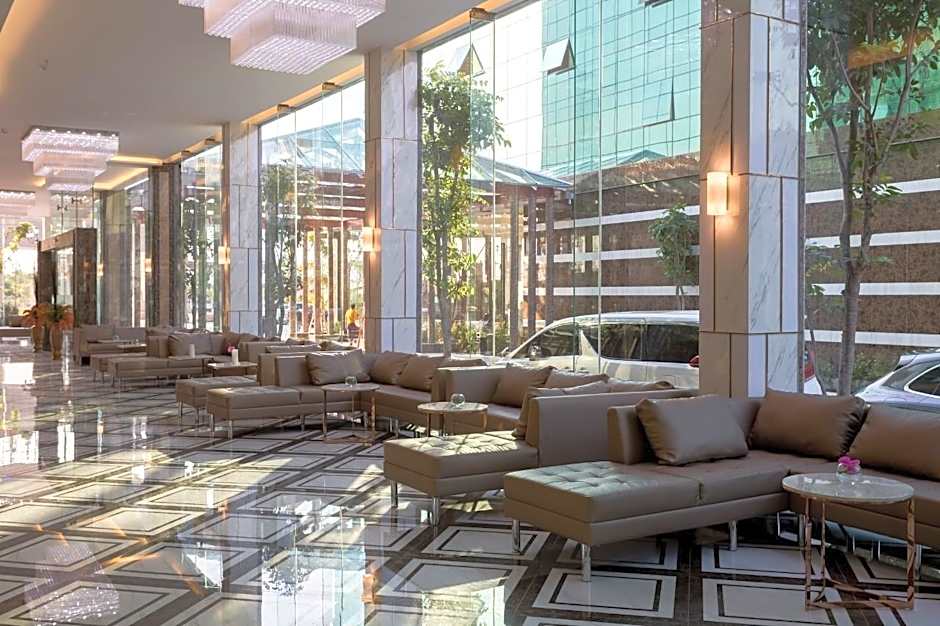 Elegant Airport Hotel