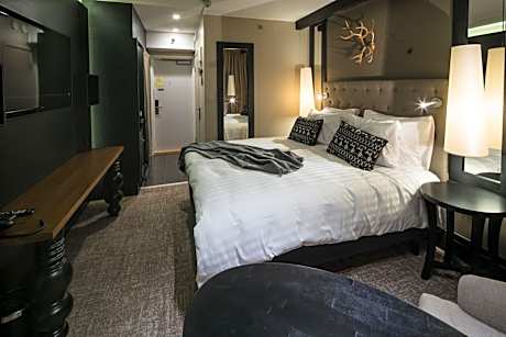 Northern Comfort Queen Room