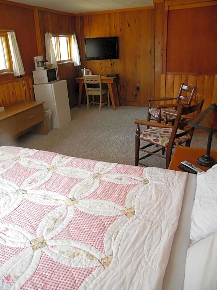 Photo 1 of 4 of Double Room