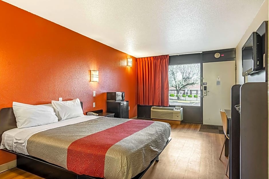 Motel 6-Little Rock, AR - West