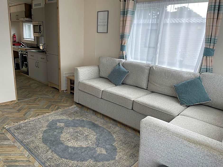 Emma's Pad at Hoburne Naish - New Forest - Wheel chair Accessible with wetroom and ramp