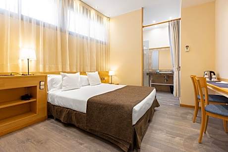 Double Room with Private Bathroom