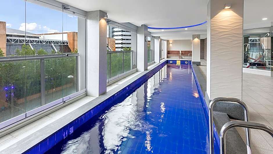 Oaks Adelaide Embassy Suites