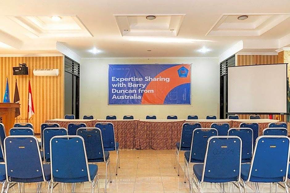 RedDoorz Plus Syariah near Java Supermall Semarang 2