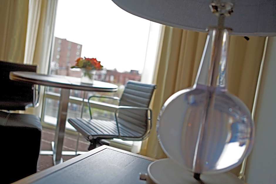 The Colonnade Hotel