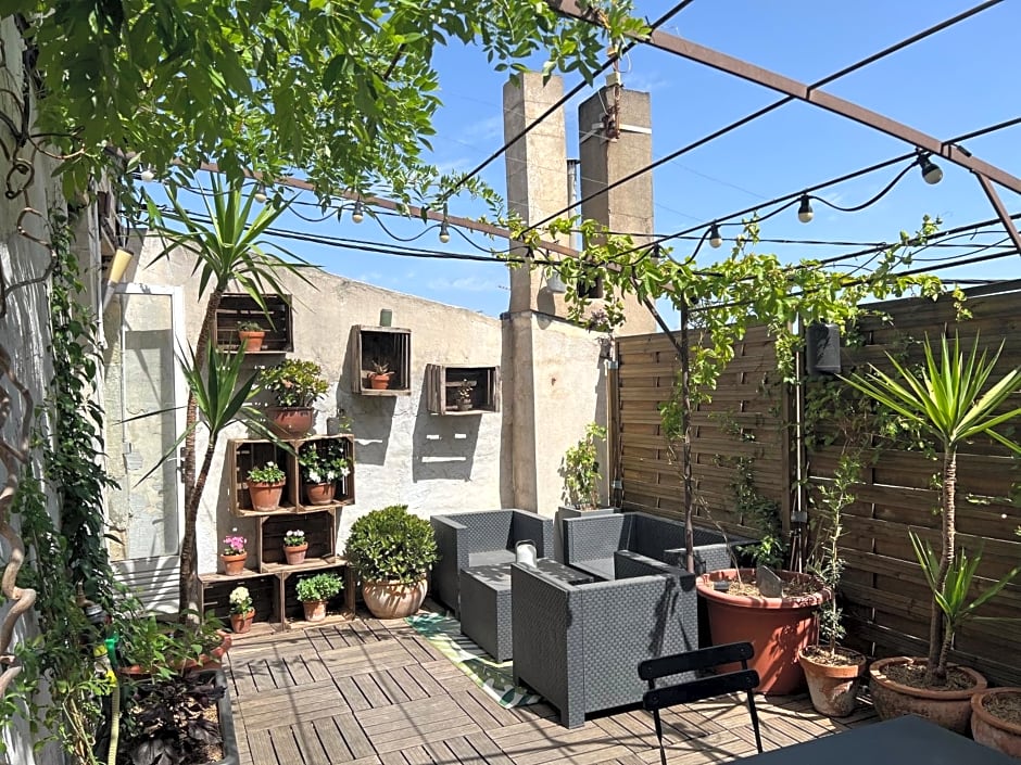 Chambre indépendante avec SDB-Terrasse privative. Centre ville