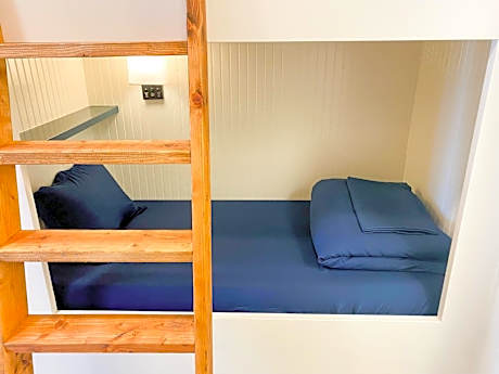 Bed in 10-Bed Mixed Dormitory Room