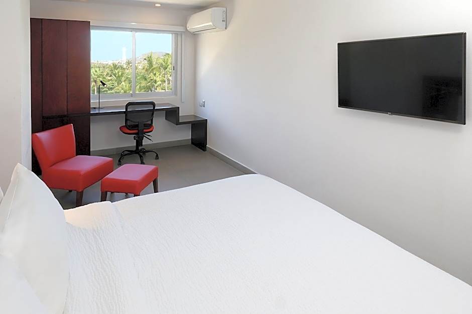 Garner Hotel Mazatlan Beach