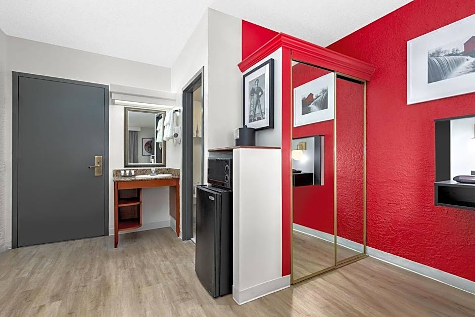 Ramada by Wyndham Tulsa Broken Arrow
