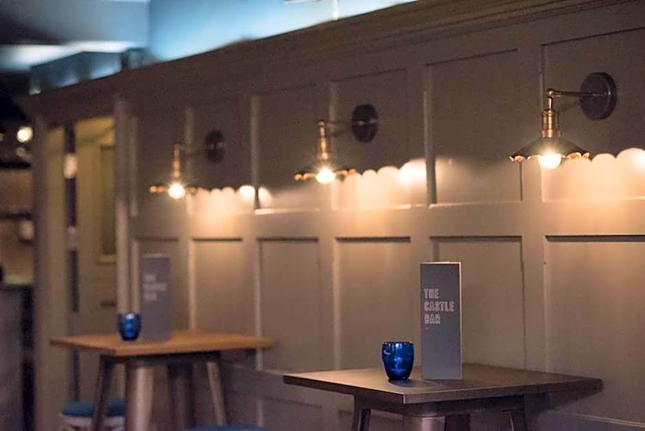 The Castle Bar ROOM ONLY