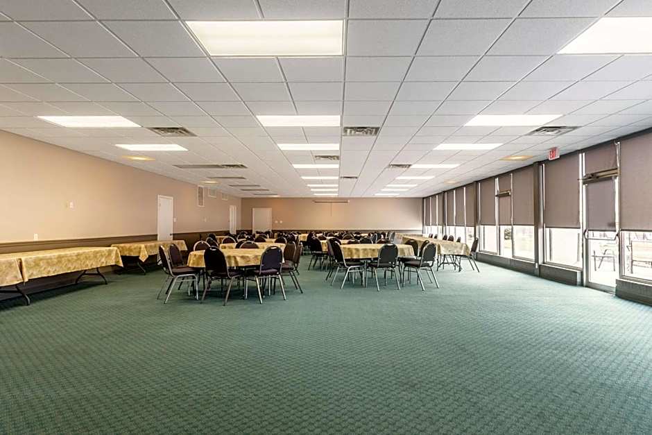 Quality Inn & Suites Vandalia near I-70 and Hwy 51