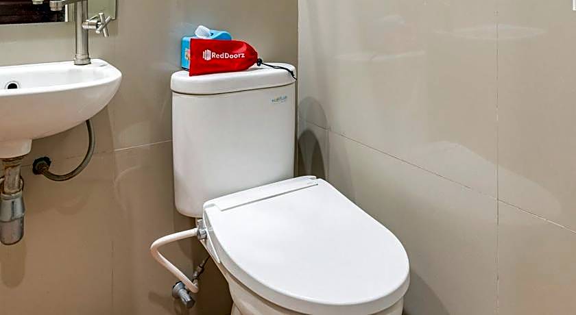 RedDoorz Syariah @ Soekarno Hatta Indah 2