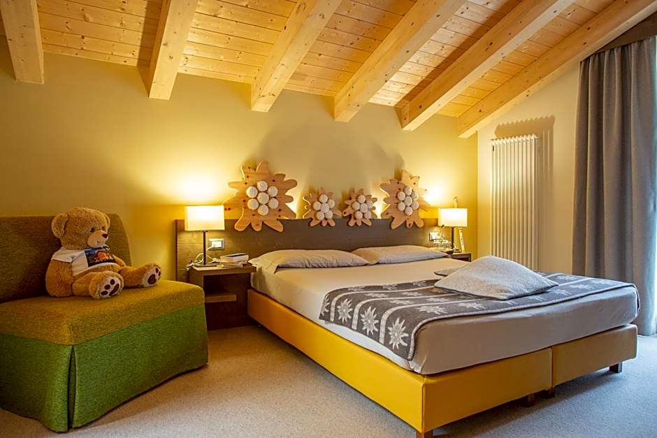 Chalet Tovel - Mountain Lake