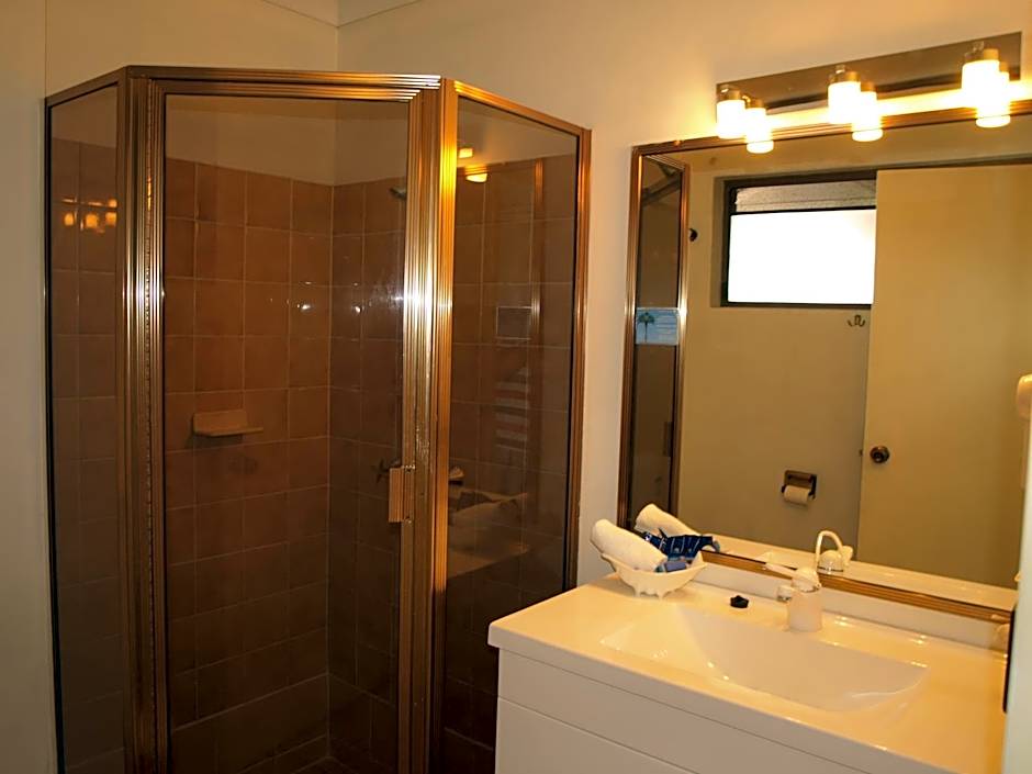 AAA Lancaster Court Motel