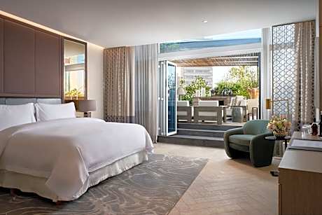 King Suite with Private Pool - Butler Service